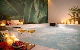Villanoa Luxury Stay